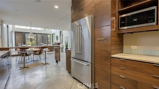 Building Photo - 414 Venice Way