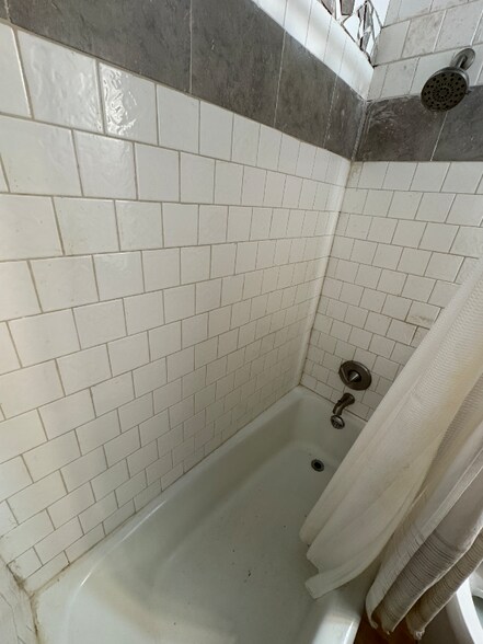 Building Photo - 2416 Patrick Dr