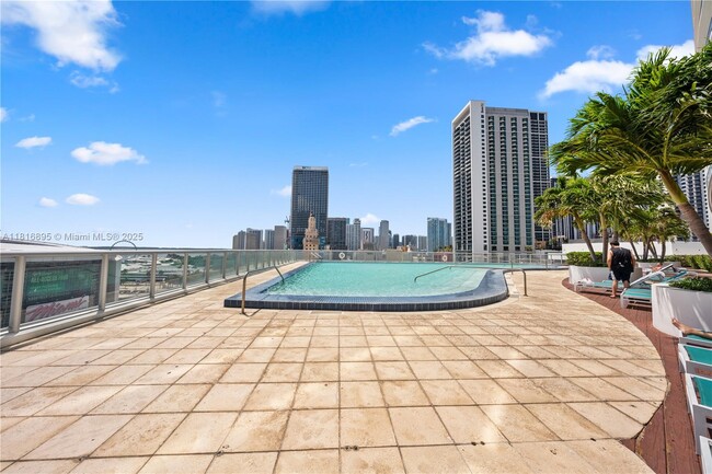 Building Photo - 888 Biscayne Blvd