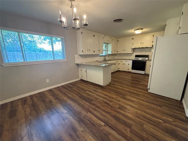 Building Photo - 4212 Selkirk Dr W