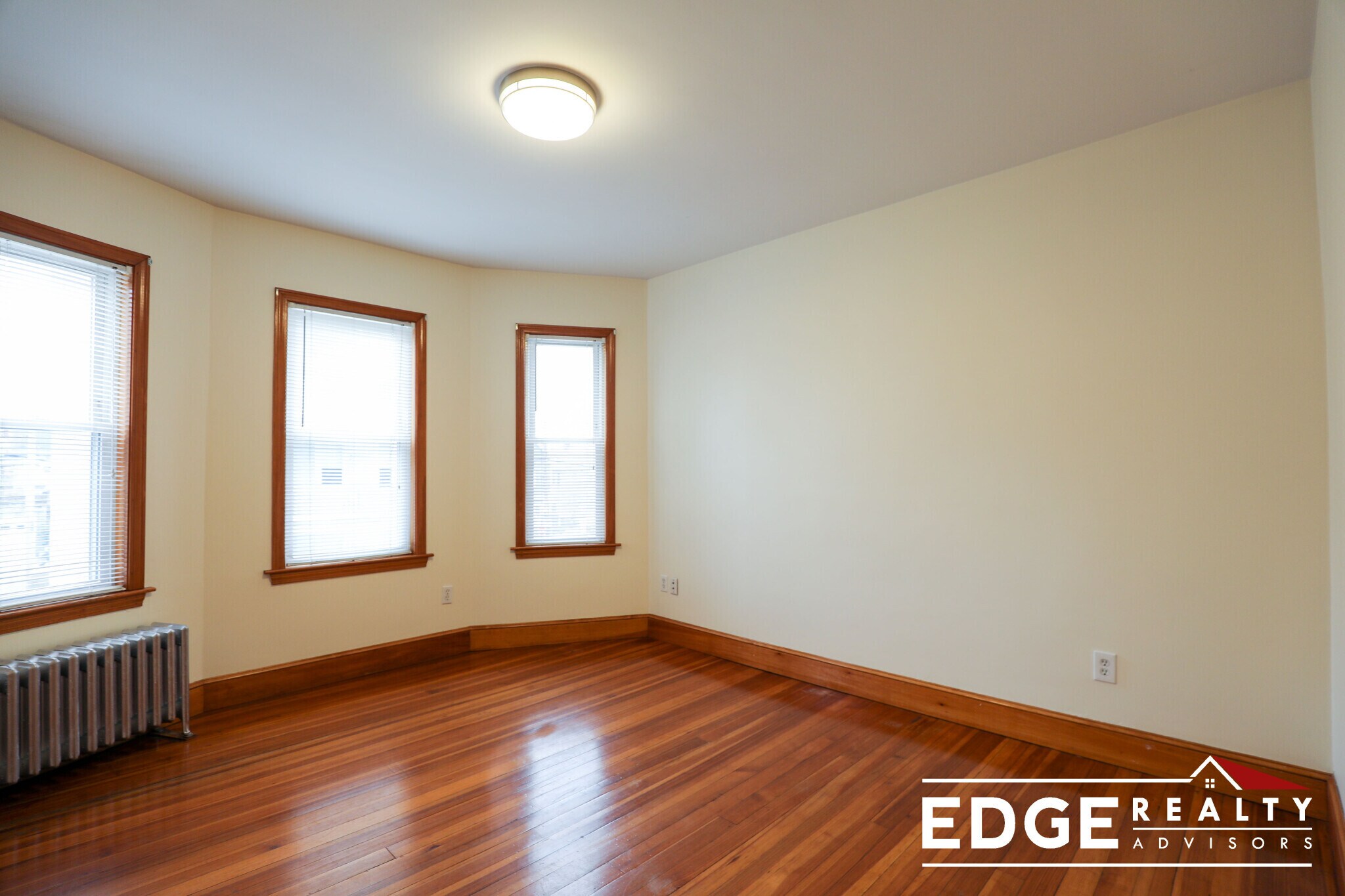 Building Photo - 12 Montcalm Ave