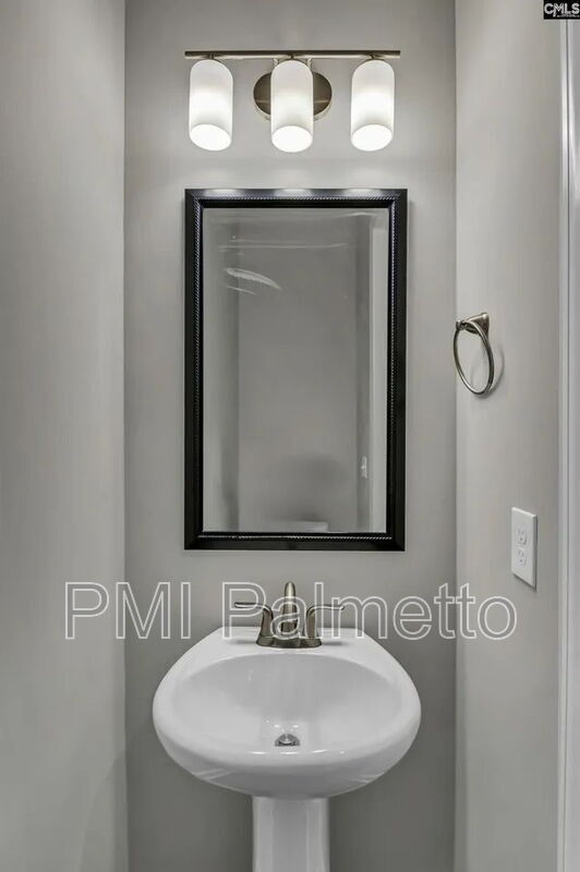 Building Photo - 2019 Ludlow Pl