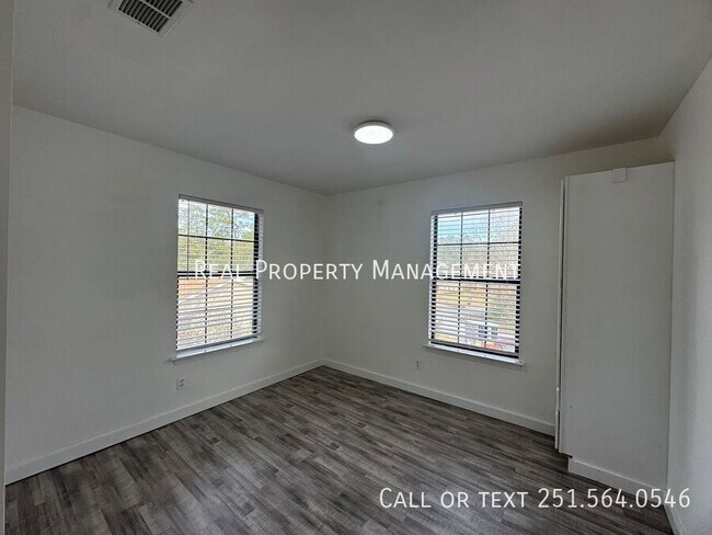 Building Photo - 6017 Mission Hills Ct