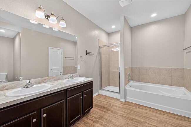Building Photo - 6023 Briarstone Bay Dr