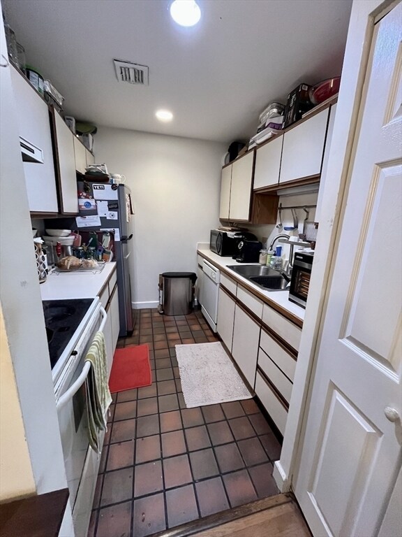 Building Photo - 133 Appleton St