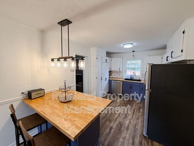 Building Photo - 216 Haverhill Dr