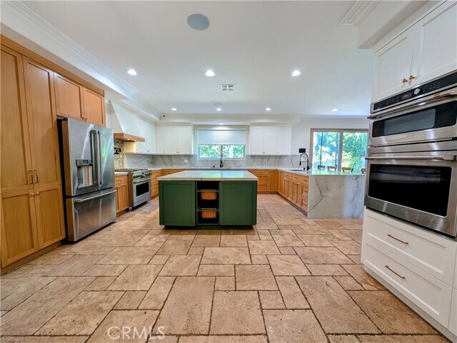 Building Photo - 16659 Addison St