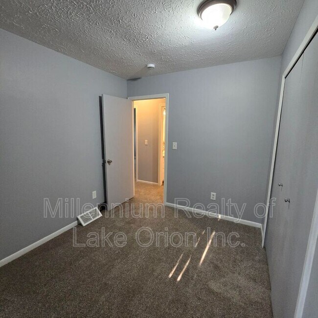 Building Photo - 730 Harry Paul Dr