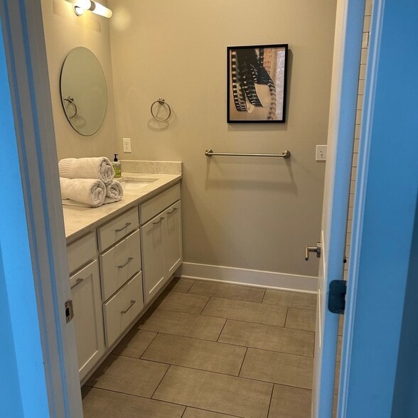 Building Photo - 1240 2nd Ave S