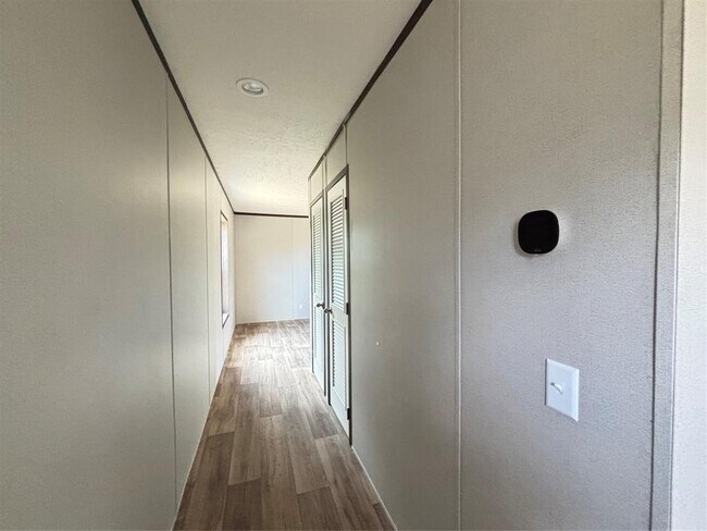 Building Photo - 277 Elm Forest Loop