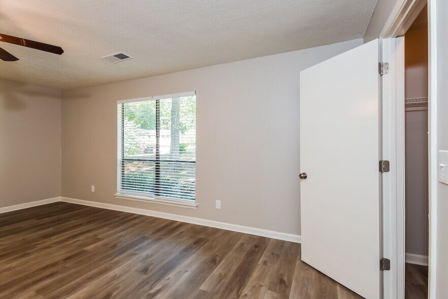 Building Photo - 1183 Ridgeside Dr NW
