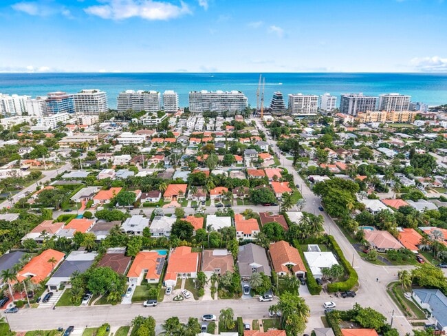 Building Photo - 9025 Dickens Ave