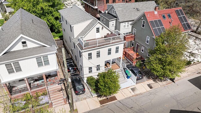 Building Photo - 38 Fenwick St