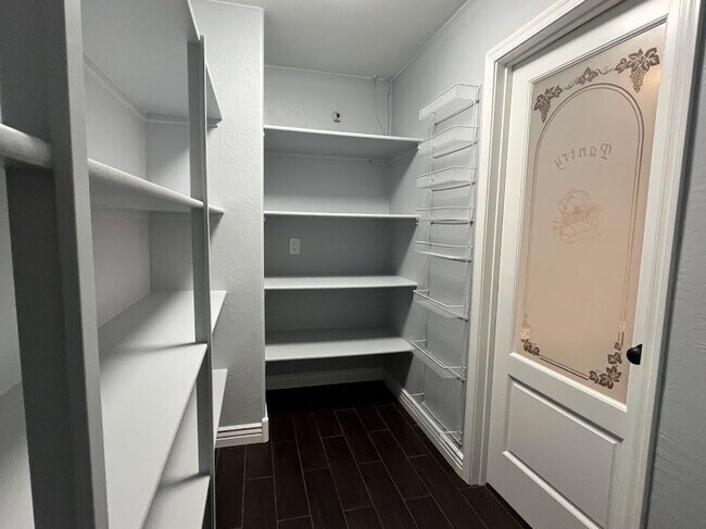 Building Photo - Elegant North Glendale Retreat with Premium Upgrades