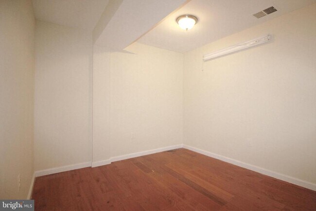 Building Photo - 316 Cherry Ct