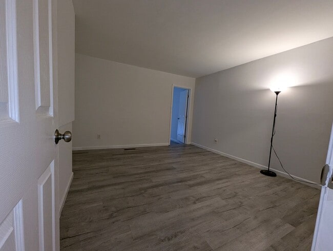 Building Photo - Relaxing 1 Bed 1 bath Townhome With Loft In Beautiful Sequoyah - Water Included