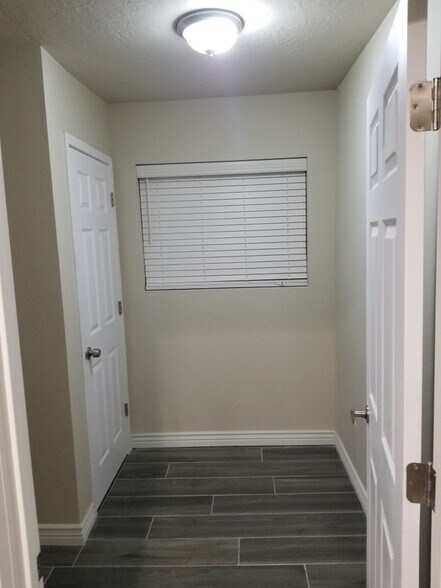 Building Photo - 1289 Michaelsen Way