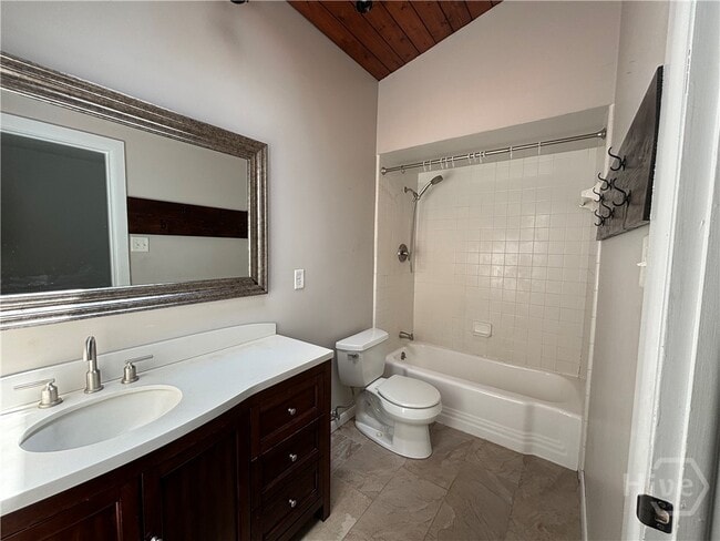 Building Photo - 12434 Largo Dr