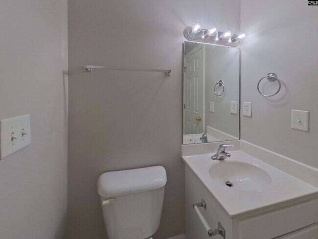 Building Photo - 925 Schofield Ln