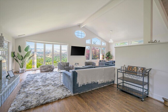 Building Photo - Welcome to Your Luxurious Napa Valley Retr...