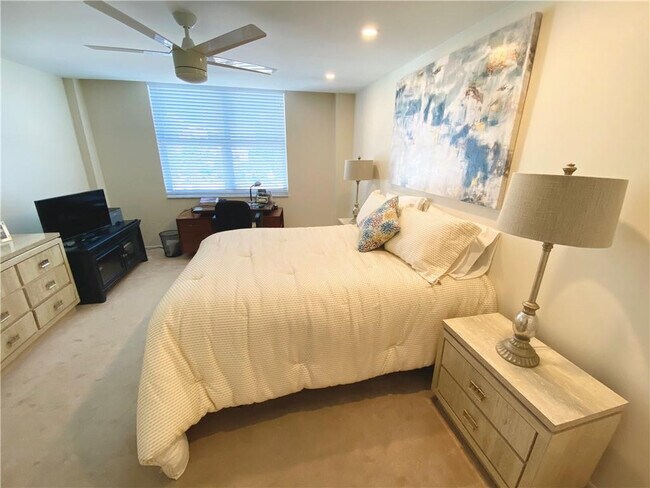 Building Photo - 1 Las Olas Cir