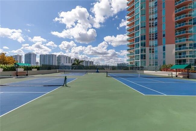 Building Photo - 3370 NE 190th St