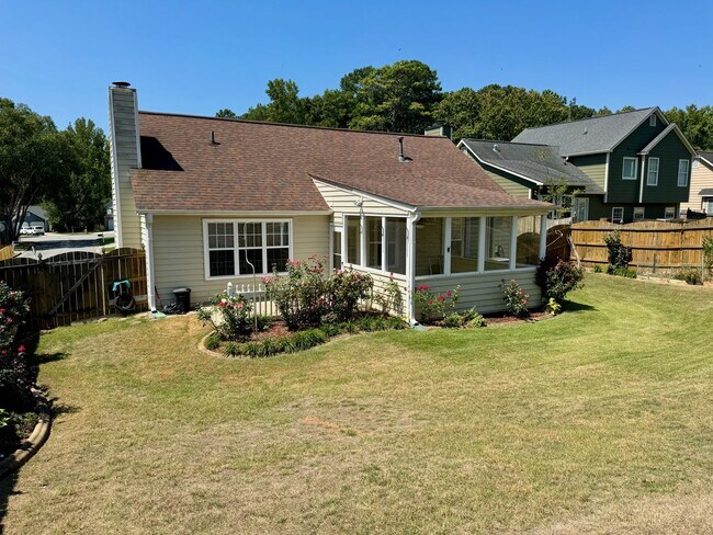 Building Photo - Sunroom and Fenced Backyard in the Heart of Kennesaw!