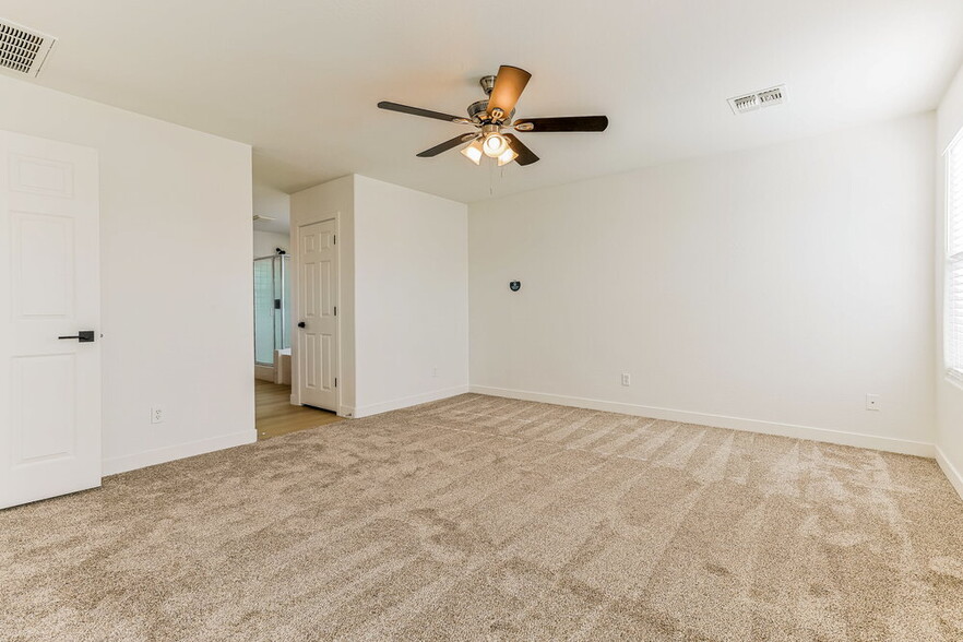 Building Photo - 11050 E Segura Ave