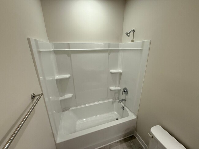 Building Photo - Brand New Townhome in the heart of Charotte