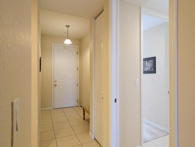 Building Photo - 1129 Van Loon Commons Cir