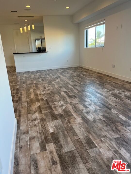 Building Photo - 1445 S Fairfax Ave