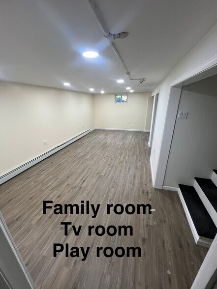 Building Photo - 436 Brook St