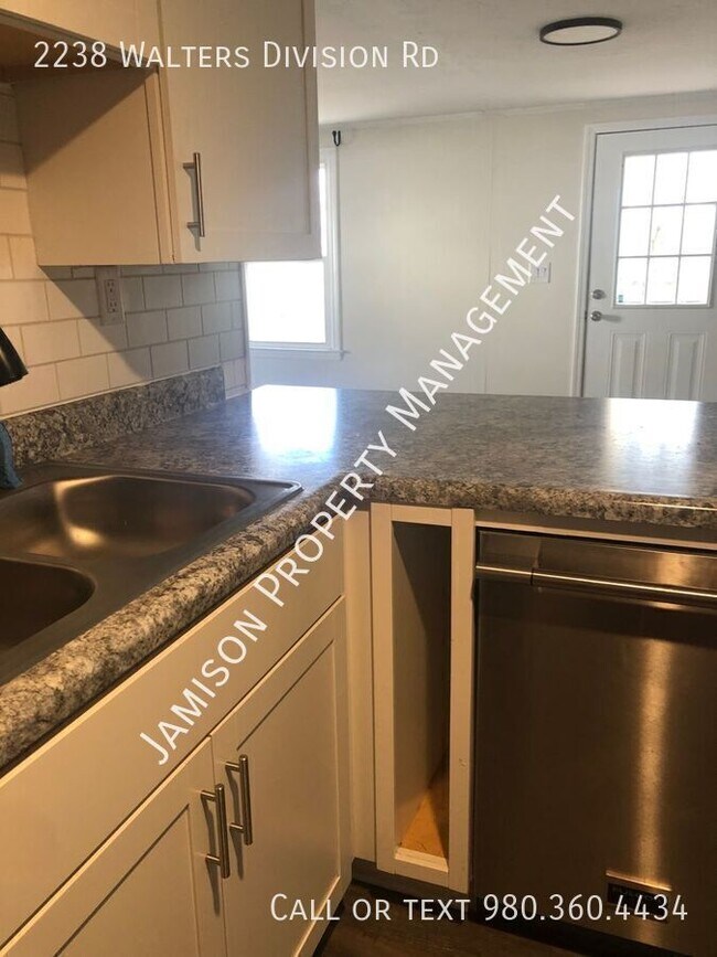 Building Photo - 2238 Walters Division Rd