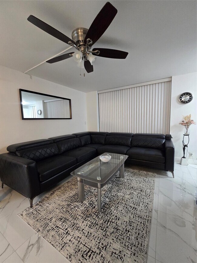 Building Photo - 3400 Blue Lake Dr