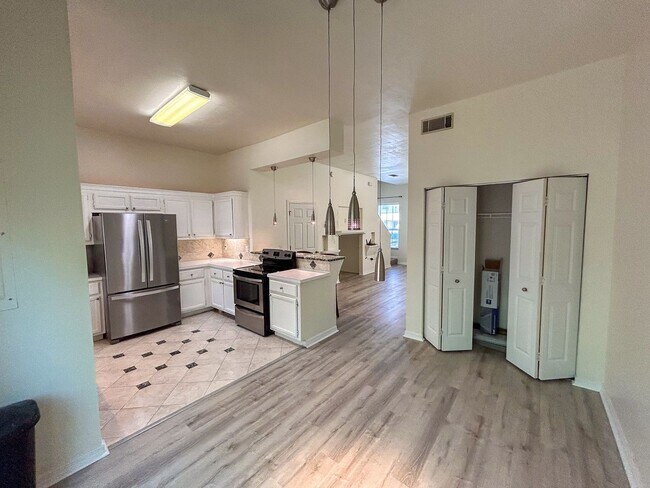 Building Photo - 5283 SW 97th Way