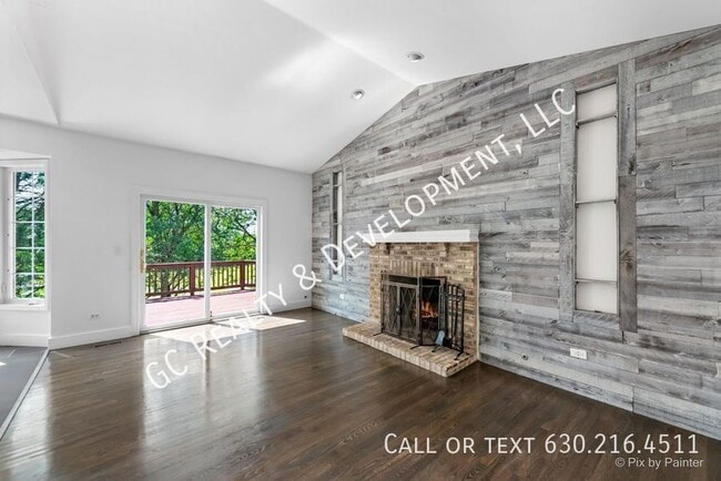 Building Photo - 590 Golfers Ln