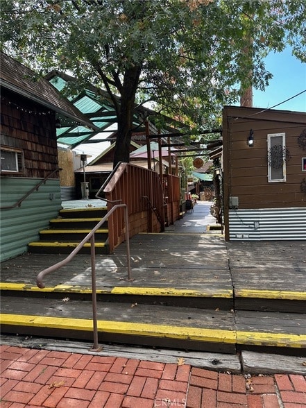 Building Photo - 52510 Pine Ridge Rd