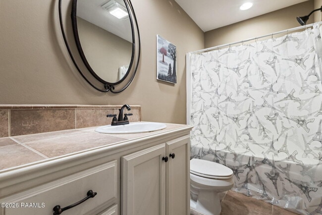 Building Photo - 122 Acacia Ln