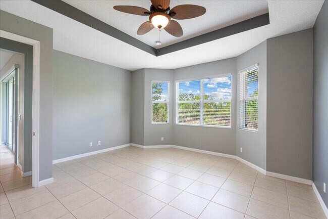 Building Photo - 12054 SW Bennington Cir