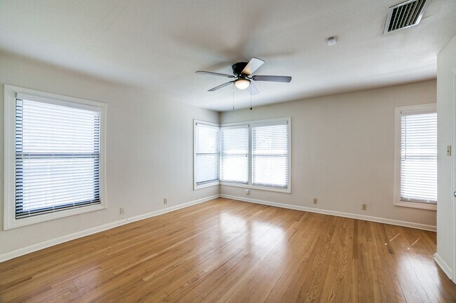 Building Photo - Charming 3 Bedroom in Alamo Heights