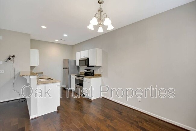 Building Photo - 504 Truman Dr