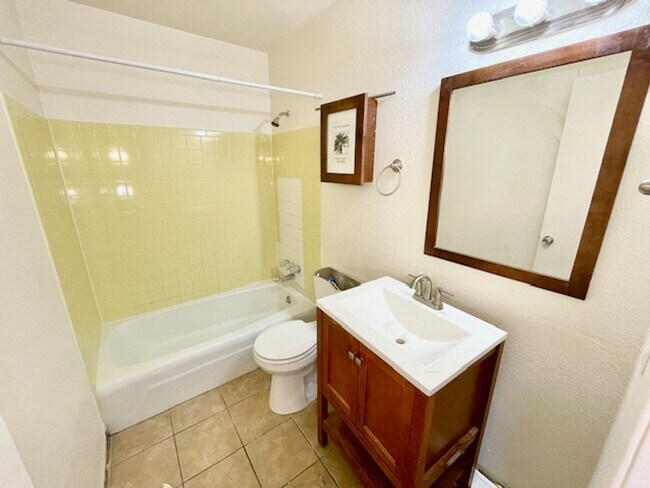 Building Photo - Thornton 2-Story Townhome