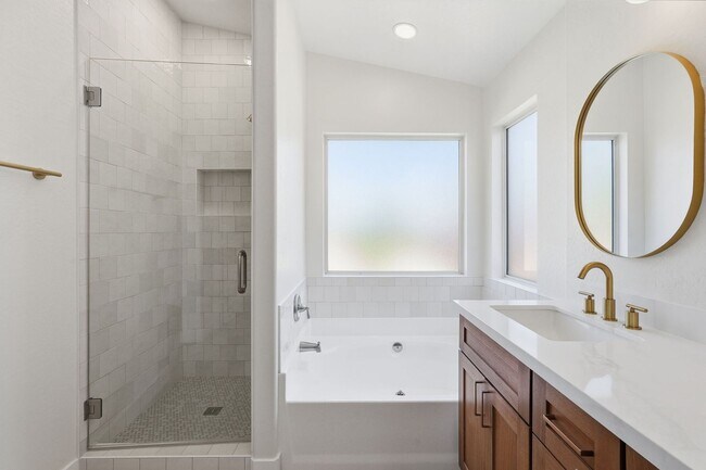 Building Photo - Stunning Home in North Phoenix