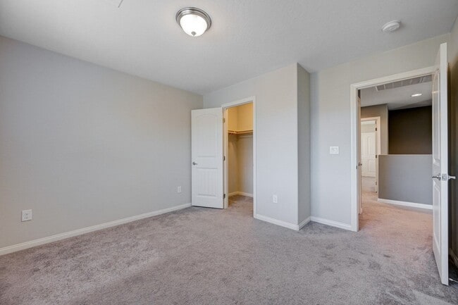 Building Photo - GORGEOUS 4 Bedroom, 2 Story Home located in the SW!