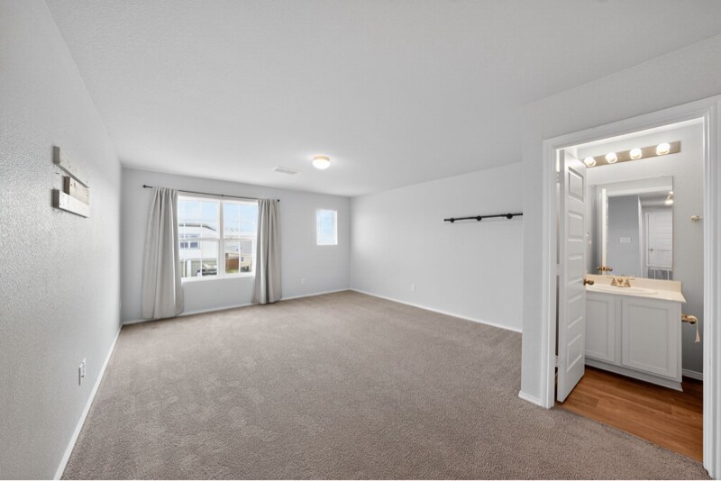 Building Photo - 605 Mayfield Dr