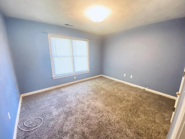 Building Photo - 700 Pleasant Way