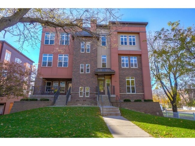 Building Photo - 215 Otis Avenue