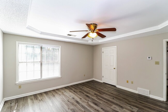 Building Photo - 6487 Tarus Dr