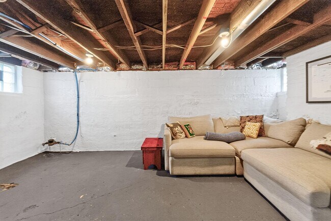 Building Photo - 148 E Welch Ave