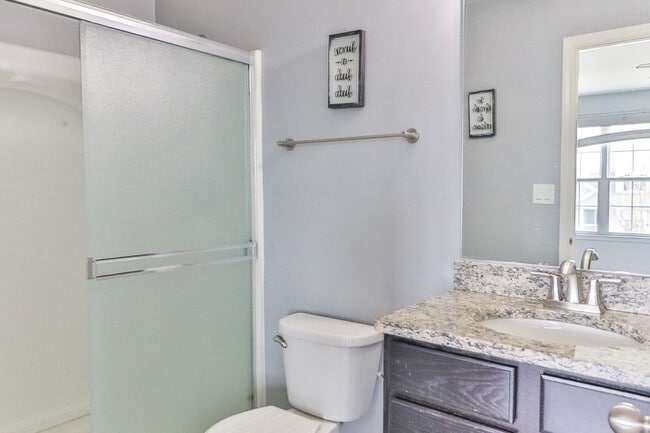 Building Photo - 1125 Alta Vista Dr